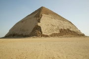 Пирамиды – скрытая угроза человечеству