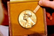 Названы лауреаты Нобелевской премии 2012