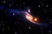 Спиральная галактика-рекордсменка оказалась в пять раз больше Млечного Пути